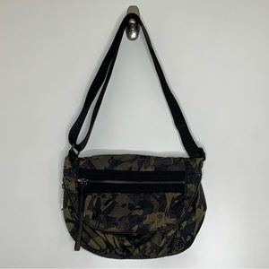 Lululemon Camo Festival Messenger Hip Bag.